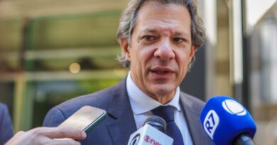 Arrecadação recorde vem de recomposição da base fiscal, diz Haddad