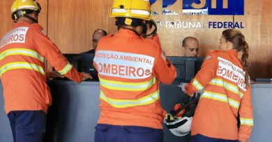 Bombeiros vistoriam sede do STF um dia após princípio de incêndio