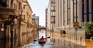 Brasileiro ganha prêmio internacional com foto das enchentes no Rio Grande do Sul