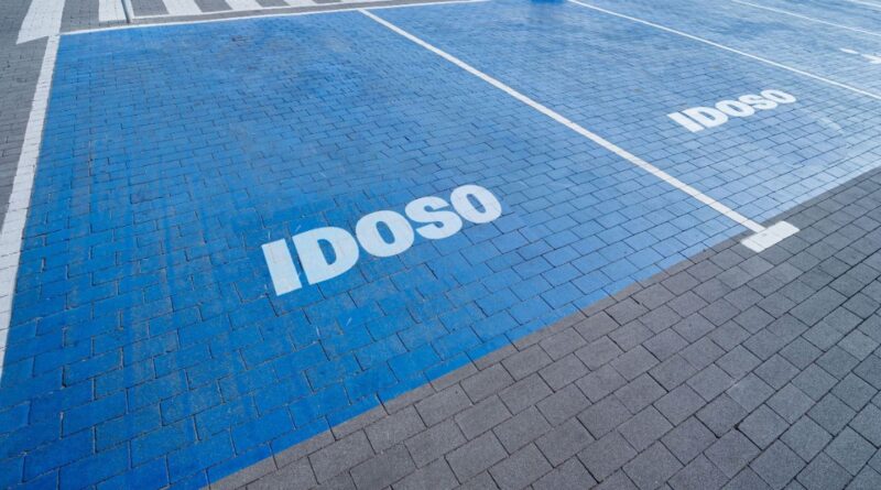 Credencial de estacionamento para idoso e PCD ganha versão digital