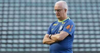 Eliminatórias: Dorival espera jogo complicado contra seleção peruana