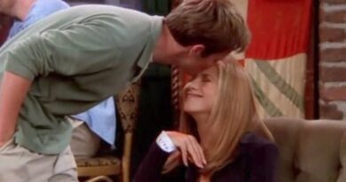 Jennifer Aniston faz homenagem ao relembrar um ano da morte de Matthew Perry, o Chandler de ‘Friends’