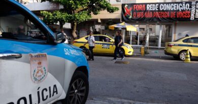 Manifestantes bloqueiam entrada de gestores em hospital do Rio