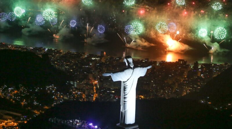 Rio anuncia shows de Caetano, Bethânia, Anitta e Ivete no réveillon