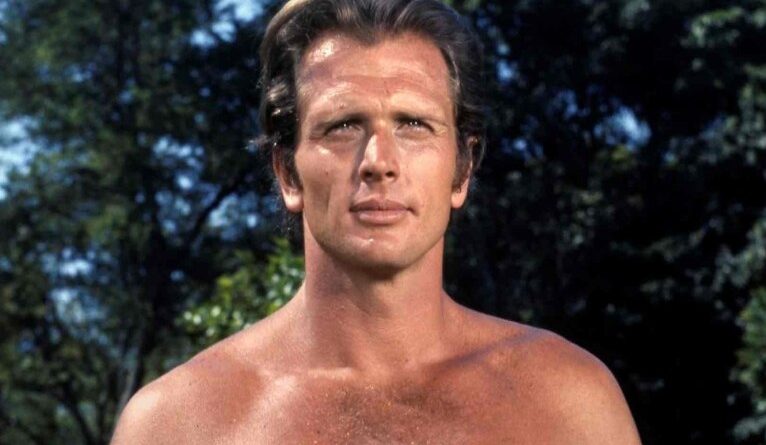 Ron Ely, que interpretou Tarzan na década de 1960, morre aos 86 anos nos Estados Unidos