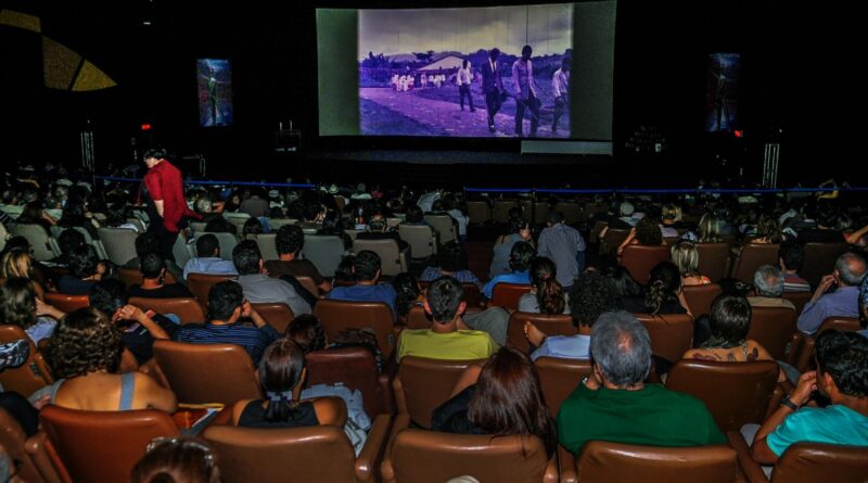 SP: mostra leva público a refletir sobre tensões políticas no Brasil