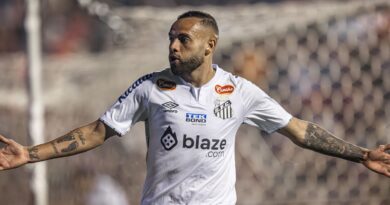 Santos vence e fica perto do retorno para a Série A do Brasileiro