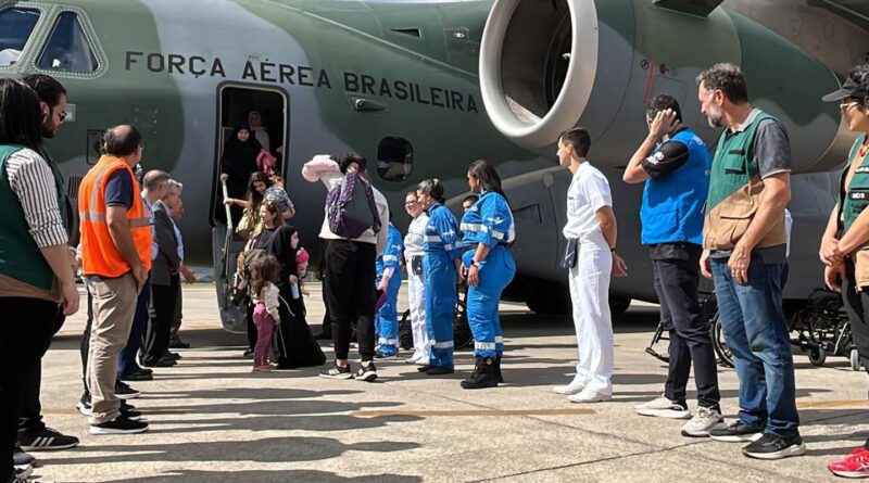 Sétimo voo da FAB com 82 repatriados do Líbano chega a São Paulo