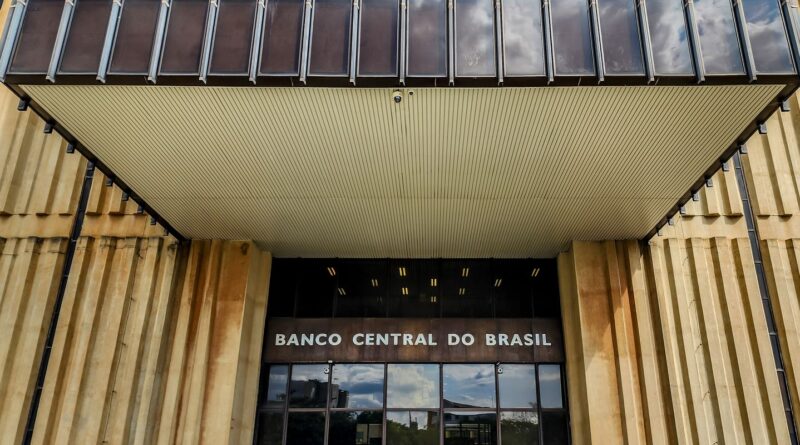 Banco Central amplia exigências para instituições participarem do Pix