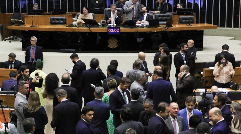 Câmara aprova projeto que regulamenta as emendas parlamentares