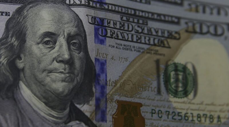 Dólar cai para R$ 5,67 no dia seguinte à eleição de Trump