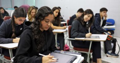 Enem: cursos populares são oportunidade para alunos de baixa renda