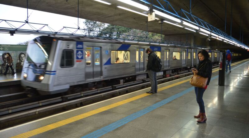 Falha elétrica causa transtornos em linha do Metrô de São Paulo