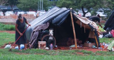 Finados: "saudade é pior que pobreza", diz idosa em situação de rua