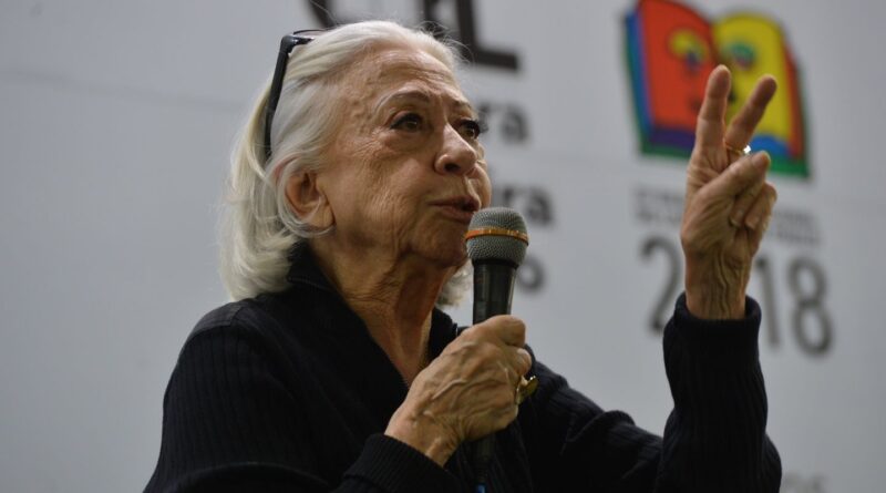 Guinness premia Fernanda Montenegro por recorde de público em leitura