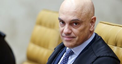 Moraes retira sigilo de inquérito de tentativa de golpe