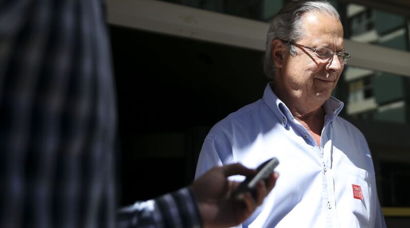 PGR recorre de decisão que anulou condenações de Dirceu