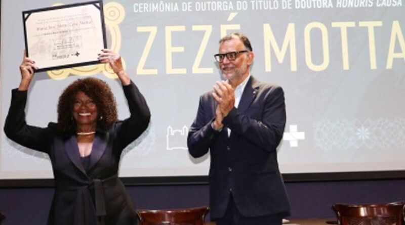 Zezé Motta recebe título de Doutora Honoris Causa da Fiocruz