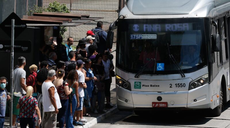 Bilhete de ônibus na capital paulista custará R$ 5,00 em janeiro