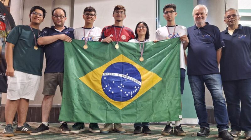 Brasileiros ganham medalhas em Olimpíada de Astronomia e Astronáutica