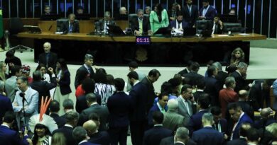 Câmara revoga novo seguro DPVAT e limita bloqueio de emendas