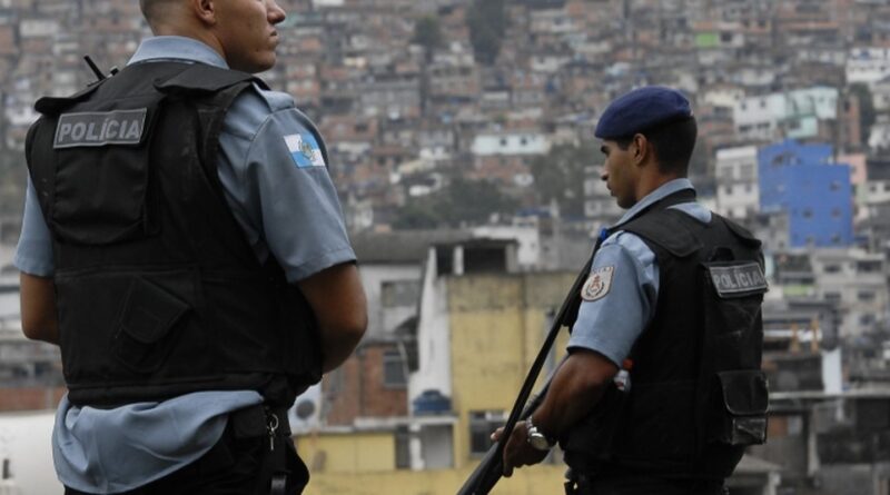 Castro é contra decreto que cria regras no uso da força por policiais