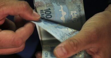 Crédito bancário deve crescer 10,6% neste ano e 9,6% em 2025, prevê BC