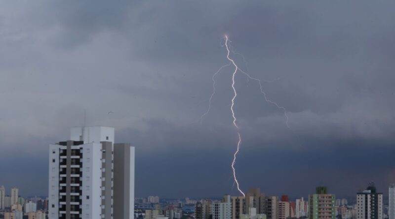 Defesa Civil alerta para áreas com solo encharcado em São Paulo