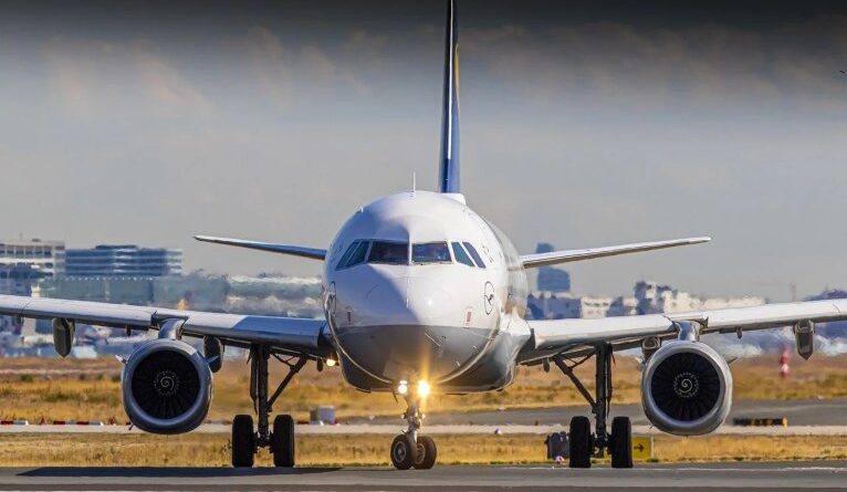 Dois aviões da Latam se envolvem em acidente no pátio do aeroporto de Congonhas, em SP