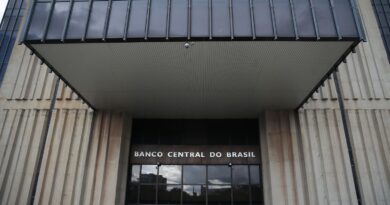 Estoque de crédito no Brasil sobe 1,2% em novembro, diz BC