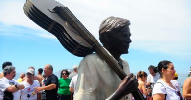 Hoje é Dia: Tom Jobim, Catulo de Paula e Dia do Forró são destaques