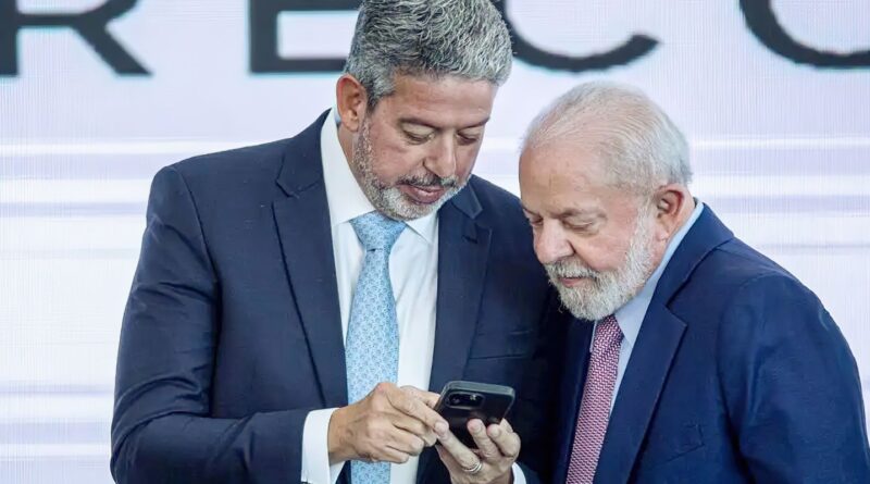 Lira e Lula se reúnem no Alvorada em meio a bloqueio de emendas