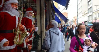 Mais paulistanos pretendem dar presentes neste Natal, diz FecomercioSP