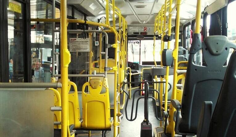 Ônibus é considerado pior meio de transporte para chegar ao trabalho em São Paulo, diz pesquisa