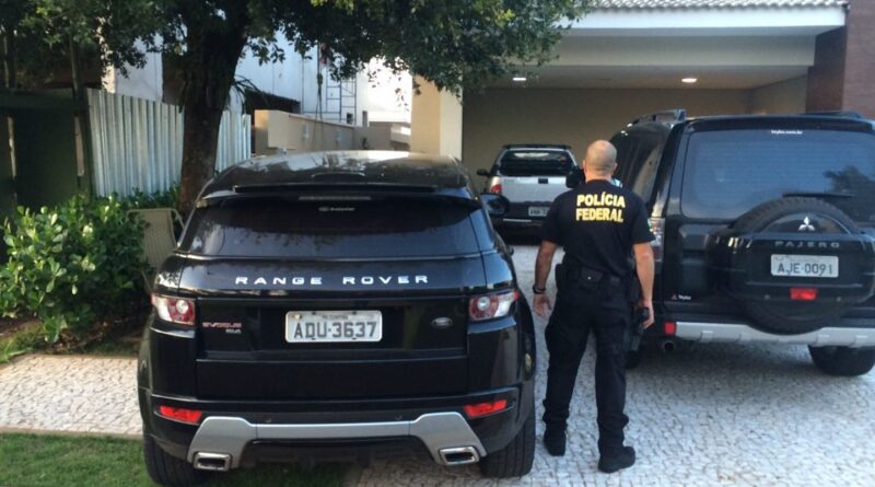 Operação cumpre mandados contra vereadora em Teresina