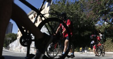 Produção de bicicletas convencionais cai, mas a das elétricas aumenta