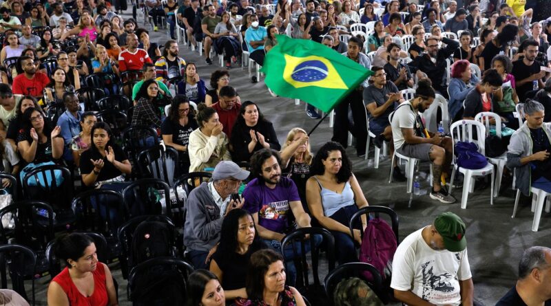 Professores municipais do Rio encerram greve