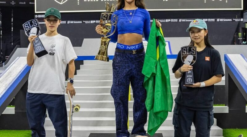 Rayssa Leal vence no fim e se torna tricampeã mundial de skate street