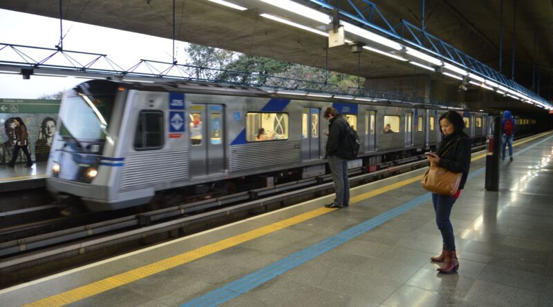 Saiba como vão funcionar o trem e o metrô de SP no Natal e no ano novo