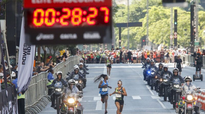 São Silvestre: atletas elogiam público e apontam calor como obstáculo