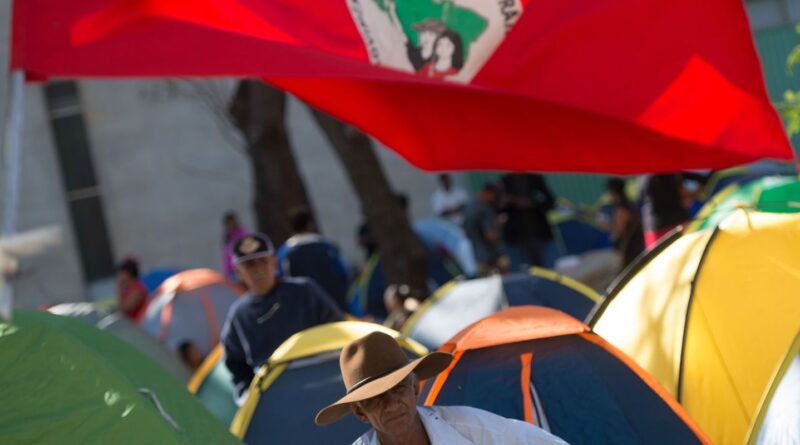 Duas pessoas são mortas e seis feridas em ataque a assentamento do MST