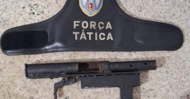 Dupla de moto aponta arma para viaturas e PM responde com tiros em Nova Venécia