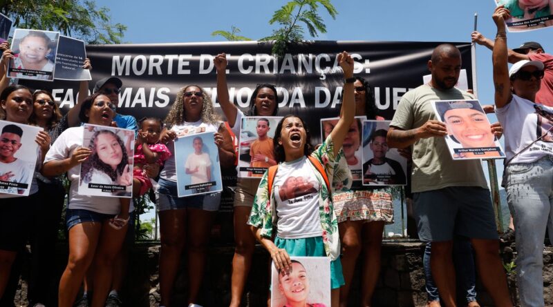 Em cartão postal do Rio, ONG pede volta de memorial de crianças mortas