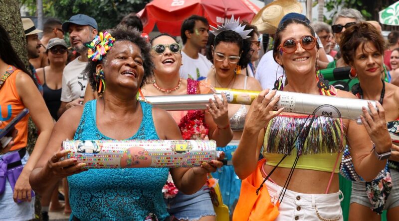 Exigências e burocracia dificultam blocos do carnaval do Rio