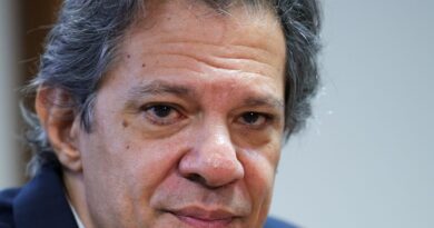 Haddad suspende férias para discutir Orçamento com Lula