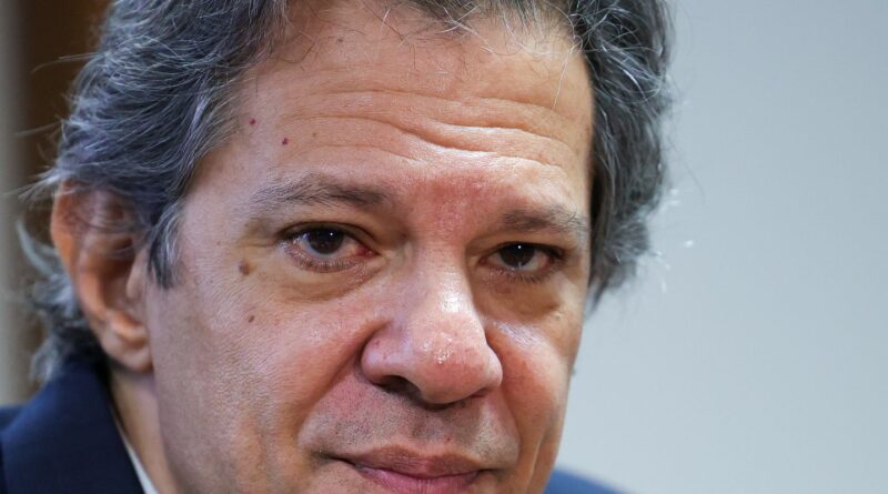 Haddad suspende férias para discutir Orçamento com Lula