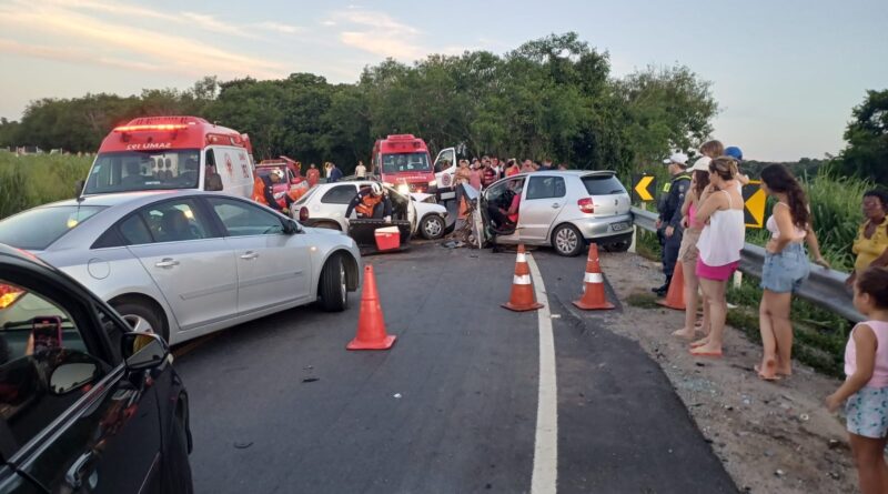 Homem morre e três pessoas ficam feridas em acidente entre Linhares e Colatina; VÍDEO