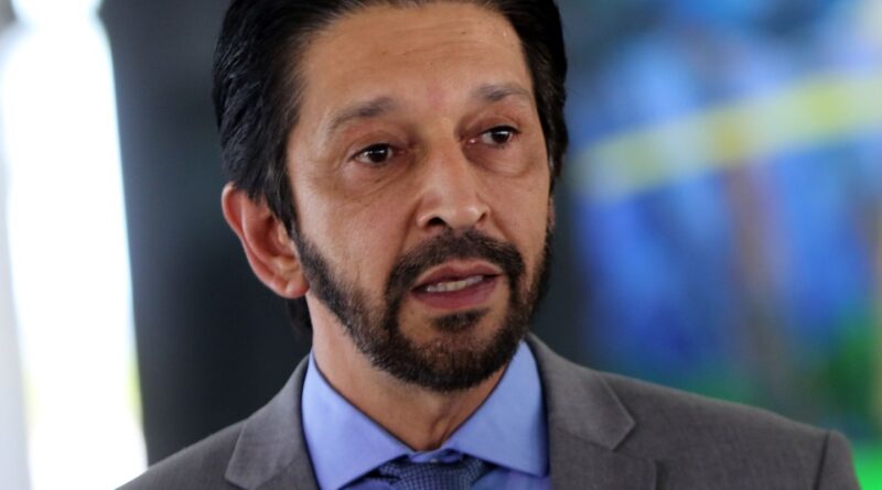 Prefeito e vereadores eleitos tomam posse em São Paulo