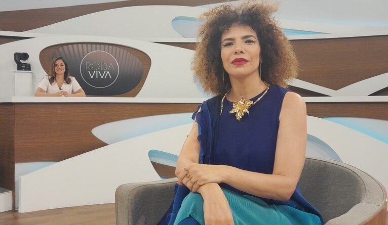 Roda Viva recebe a cantora e compositora Vanessa da Mata nesta segunda (6)