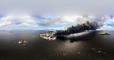 Após incêndio em fábrica, há risco de vazar óleo na Baía de Guanabara